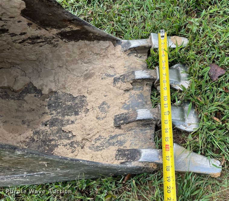 image for item LV9805 2000 Volvo EC55  mini excavator