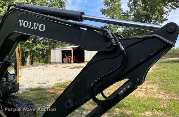 image for item LV9805 2000 Volvo EC55  mini excavator