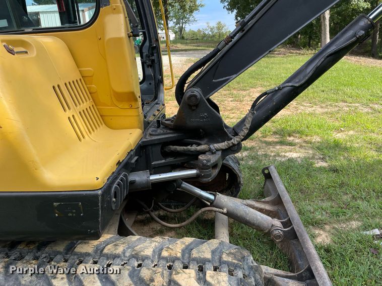 image for item LV9805 2000 Volvo EC55  mini excavator