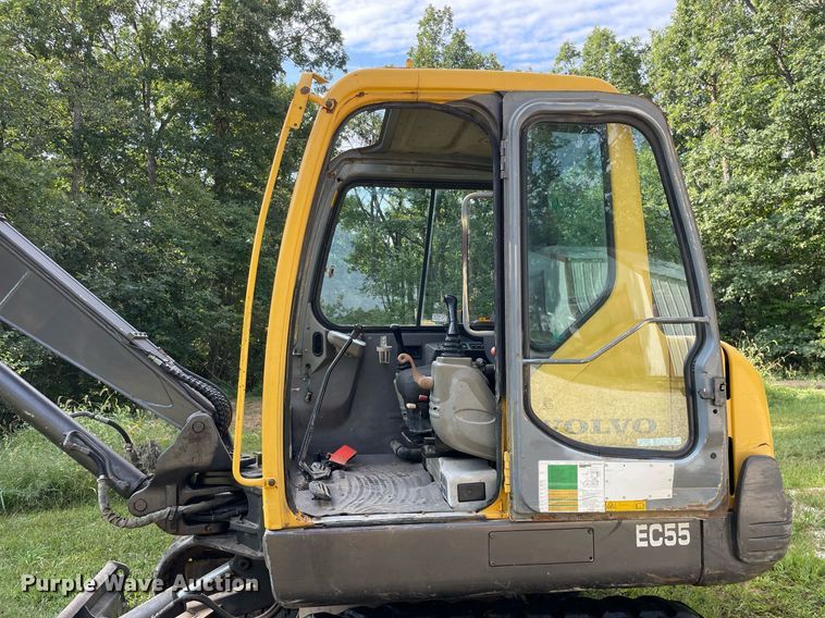 image for item LV9805 2000 Volvo EC55  mini excavator