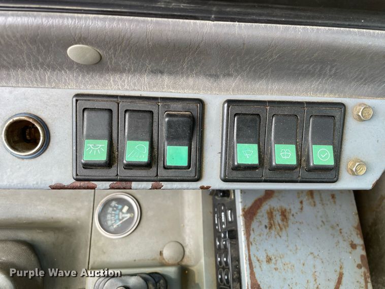 image for item LV9805 2000 Volvo EC55  mini excavator