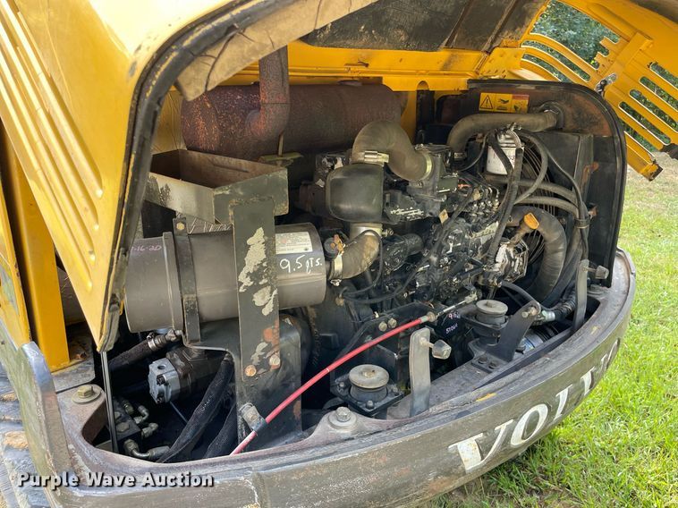 image for item LV9805 2000 Volvo EC55  mini excavator