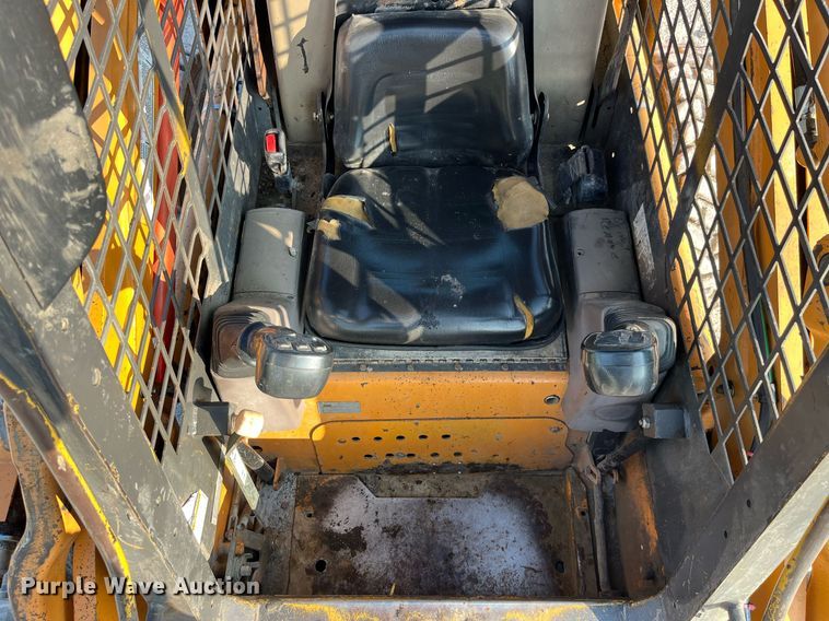 image for item MG9462 2005 Case 450 skid steer loader