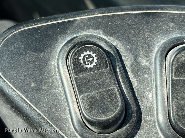 image for item MG9463 2015 Komatsu WA470-7  wheel loader