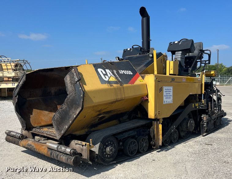 image for item MG9464 2011 Caterpillar AP655D  paver