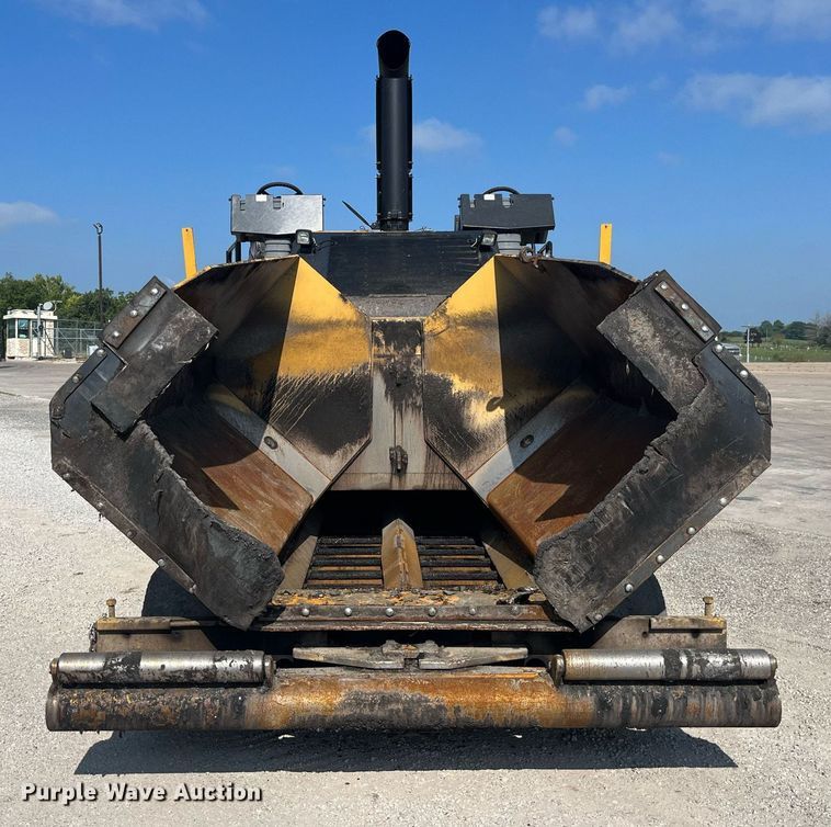 image for item MG9464 2011 Caterpillar AP655D  paver