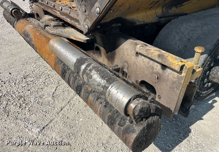 image for item MG9464 2011 Caterpillar AP655D  paver