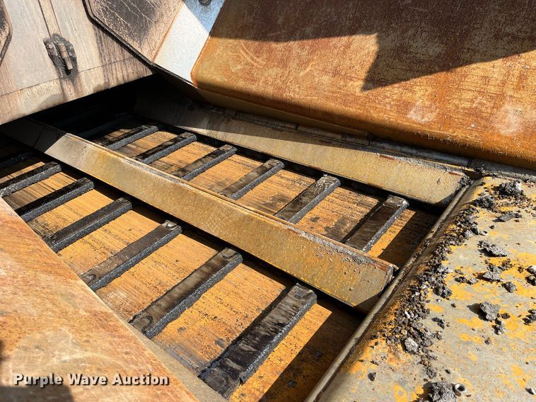 image for item MG9464 2011 Caterpillar AP655D  paver