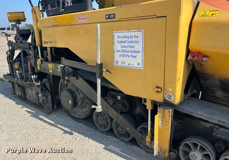 image for item MG9464 2011 Caterpillar AP655D  paver