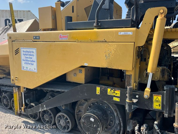 image for item MG9464 2011 Caterpillar AP655D  paver