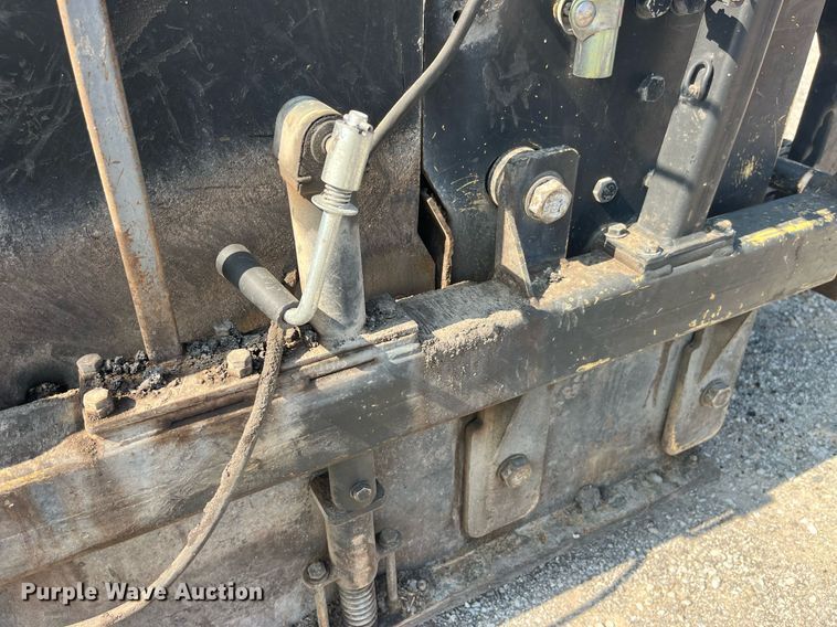 image for item MG9464 2011 Caterpillar AP655D  paver