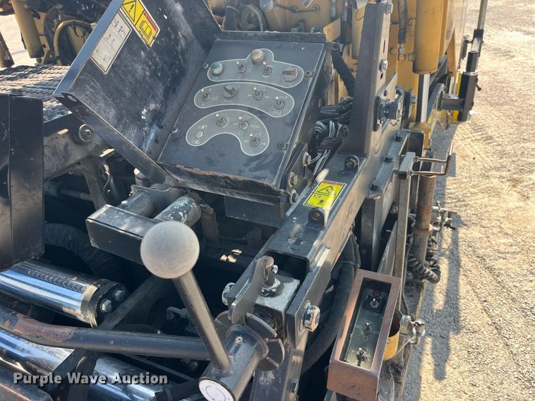 image for item MG9464 2011 Caterpillar AP655D  paver