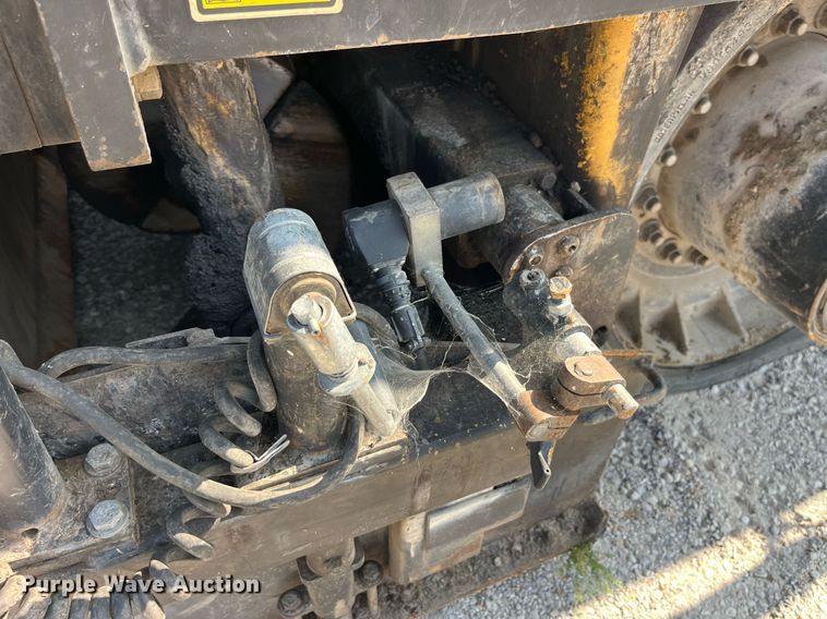 image for item MG9464 2011 Caterpillar AP655D  paver