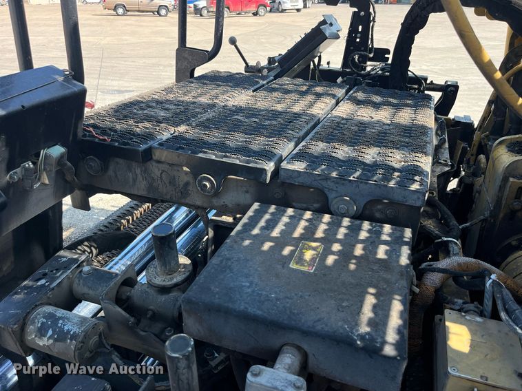 image for item MG9464 2011 Caterpillar AP655D  paver