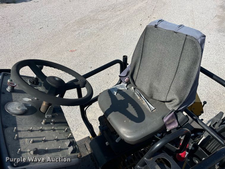 image for item MG9464 2011 Caterpillar AP655D  paver