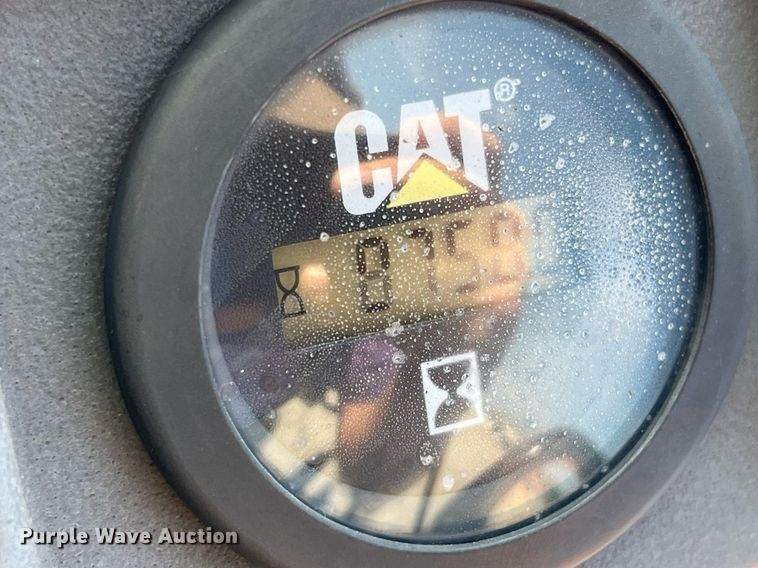 image for item MG9464 2011 Caterpillar AP655D  paver