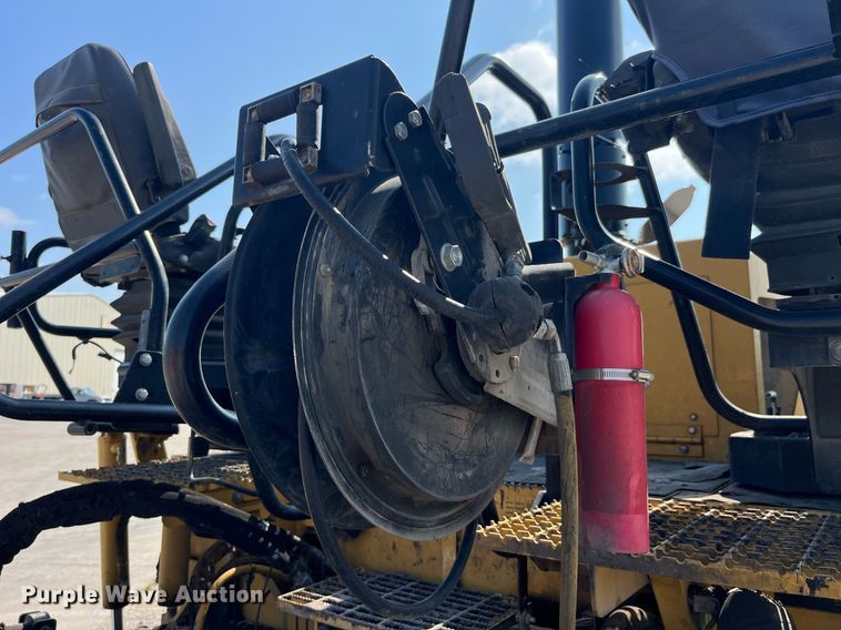 image for item MG9464 2011 Caterpillar AP655D  paver