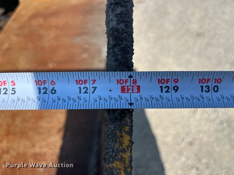 image for item MG9464 2011 Caterpillar AP655D  paver