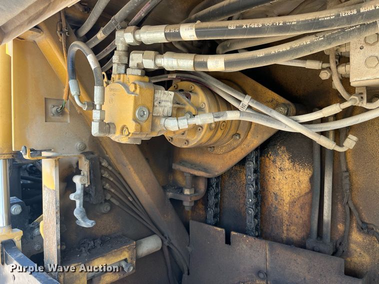 image for item MG9464 2011 Caterpillar AP655D  paver