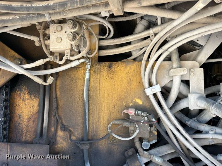 image for item MG9464 2011 Caterpillar AP655D  paver