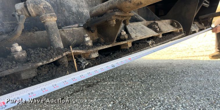 image for item MG9464 2011 Caterpillar AP655D  paver