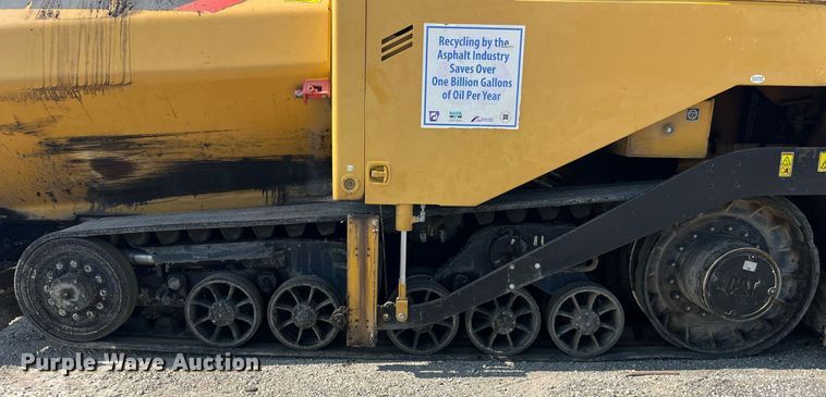 image for item MG9464 2011 Caterpillar AP655D  paver