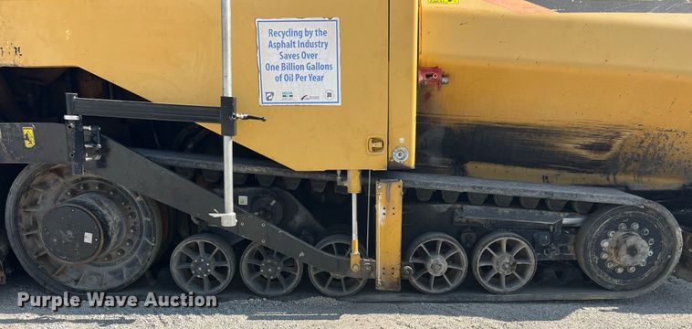 image for item MG9464 2011 Caterpillar AP655D  paver