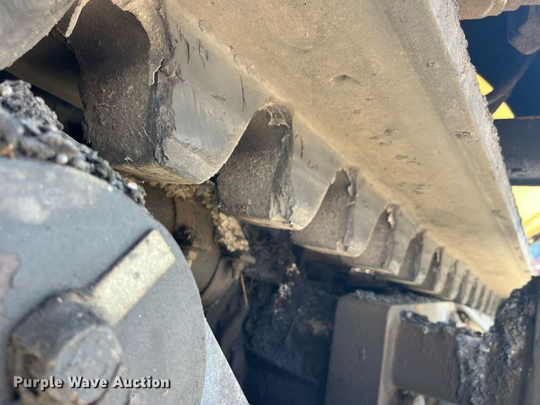 image for item MG9464 2011 Caterpillar AP655D  paver