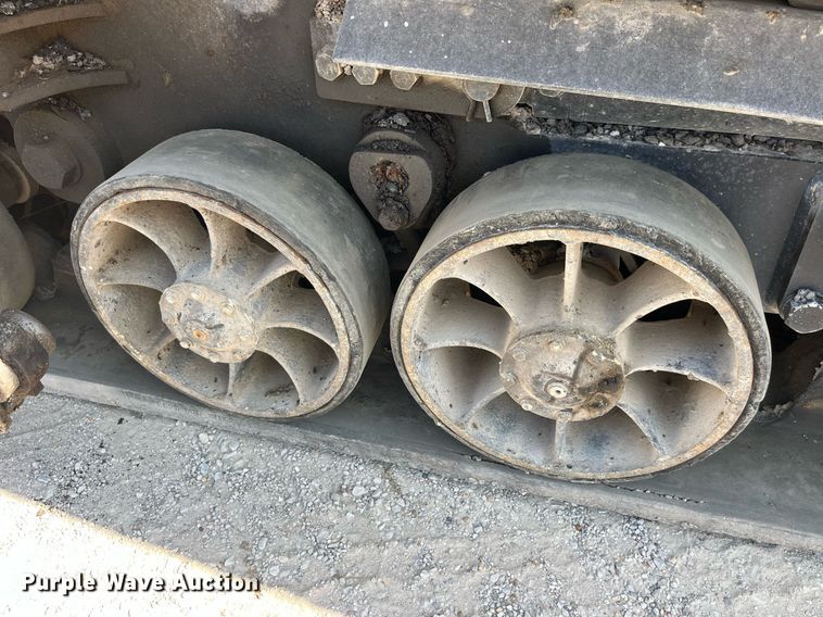 image for item MG9464 2011 Caterpillar AP655D  paver