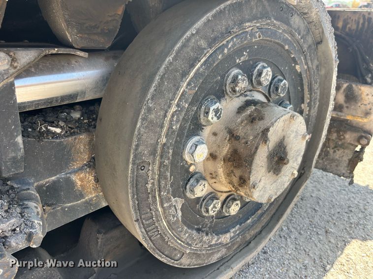 image for item MG9464 2011 Caterpillar AP655D  paver