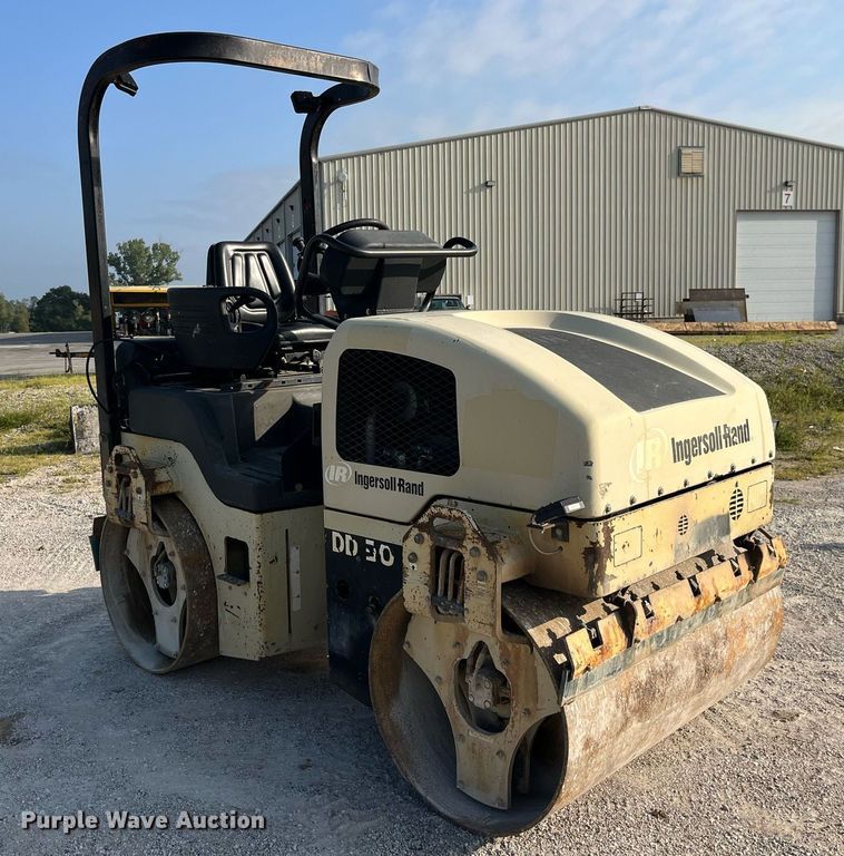 image for item MG9465 Ingersoll Rand DD-30  double drum vibratory roller