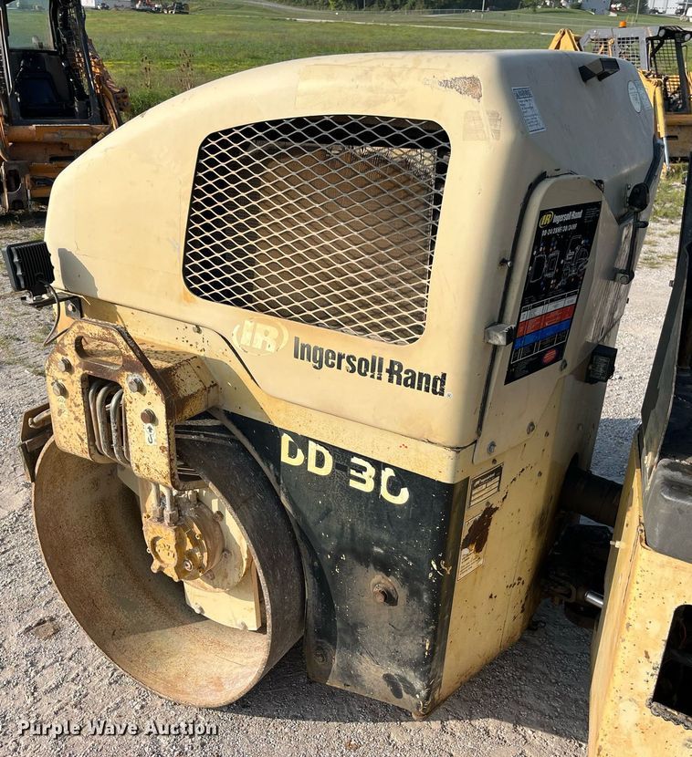 image for item MG9465 Ingersoll Rand DD-30  double drum vibratory roller