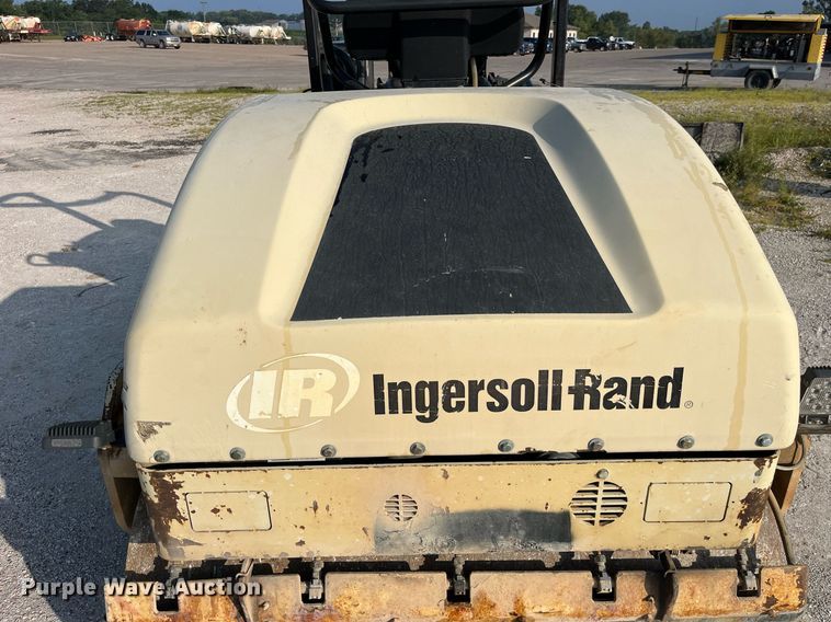 image for item MG9465 Ingersoll Rand DD-30  double drum vibratory roller