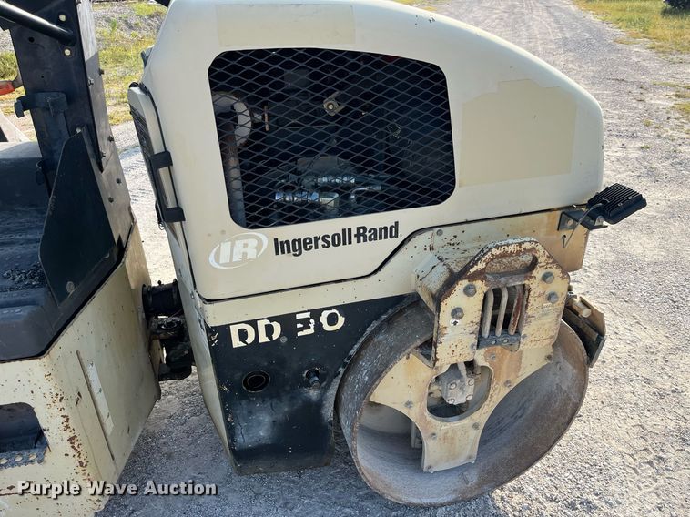 image for item MG9465 Ingersoll Rand DD-30  double drum vibratory roller
