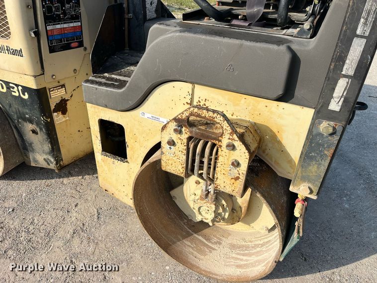 image for item MG9465 Ingersoll Rand DD-30  double drum vibratory roller