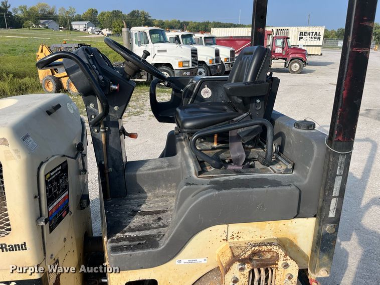 image for item MG9465 Ingersoll Rand DD-30  double drum vibratory roller