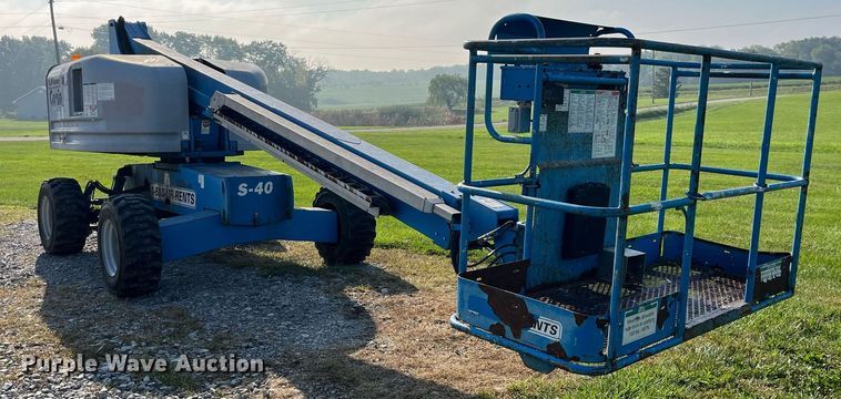 image for item MG9469 2005 Genie S-40 boom lift