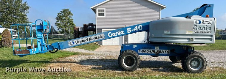 image for item MG9469 2005 Genie S-40 boom lift
