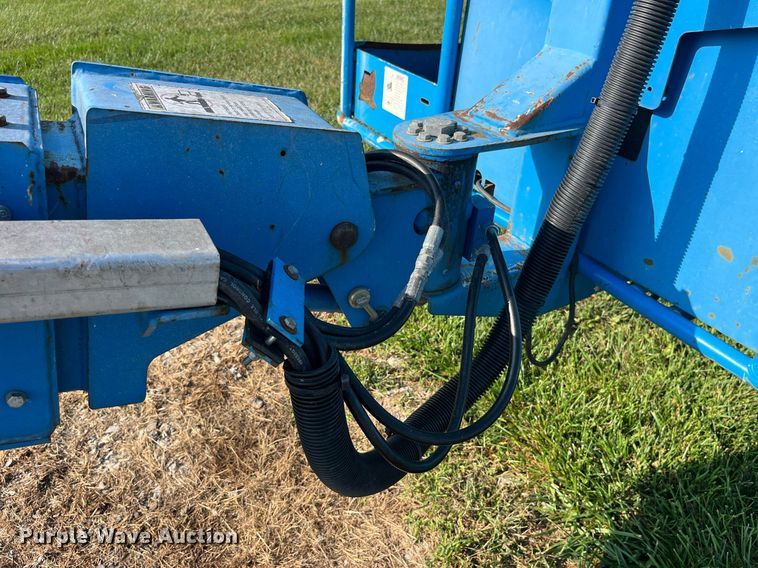 image for item MG9469 2005 Genie S-40 boom lift