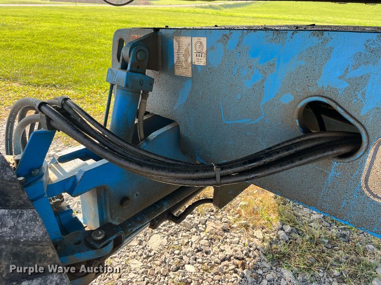 image for item MG9469 2005 Genie S-40 boom lift