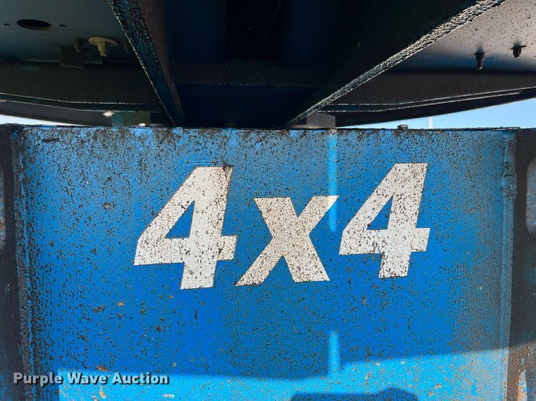 image for item MG9469 2005 Genie S-40 boom lift