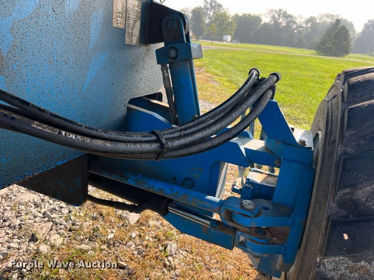 image for item MG9469 2005 Genie S-40 boom lift