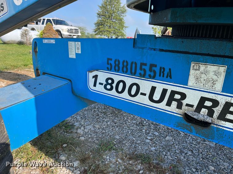 image for item MG9469 2005 Genie S-40 boom lift