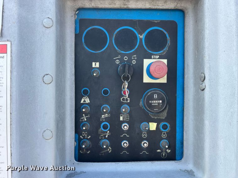 image for item MG9469 2005 Genie S-40 boom lift