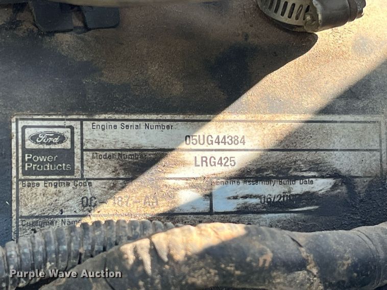 image for item MG9469 2005 Genie S-40 boom lift