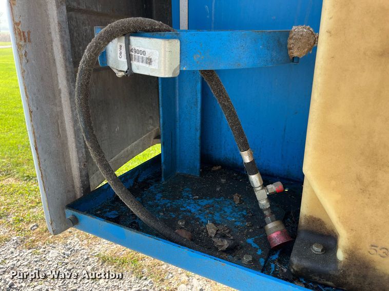 image for item MG9469 2005 Genie S-40 boom lift