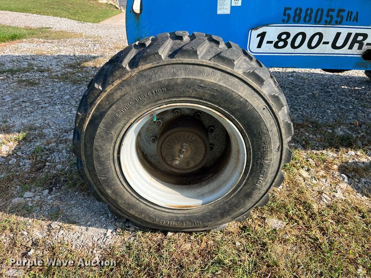 image for item MG9469 2005 Genie S-40 boom lift