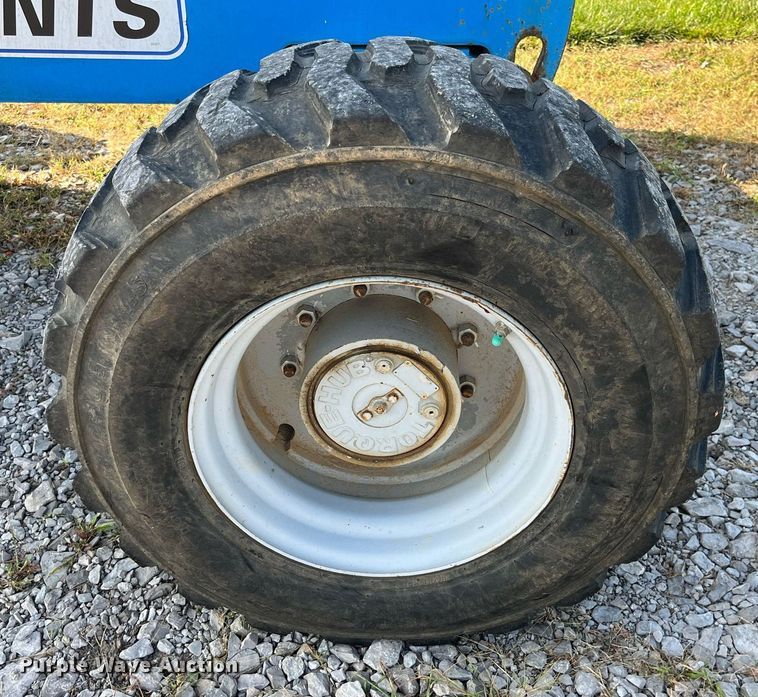 image for item MG9469 2005 Genie S-40 boom lift