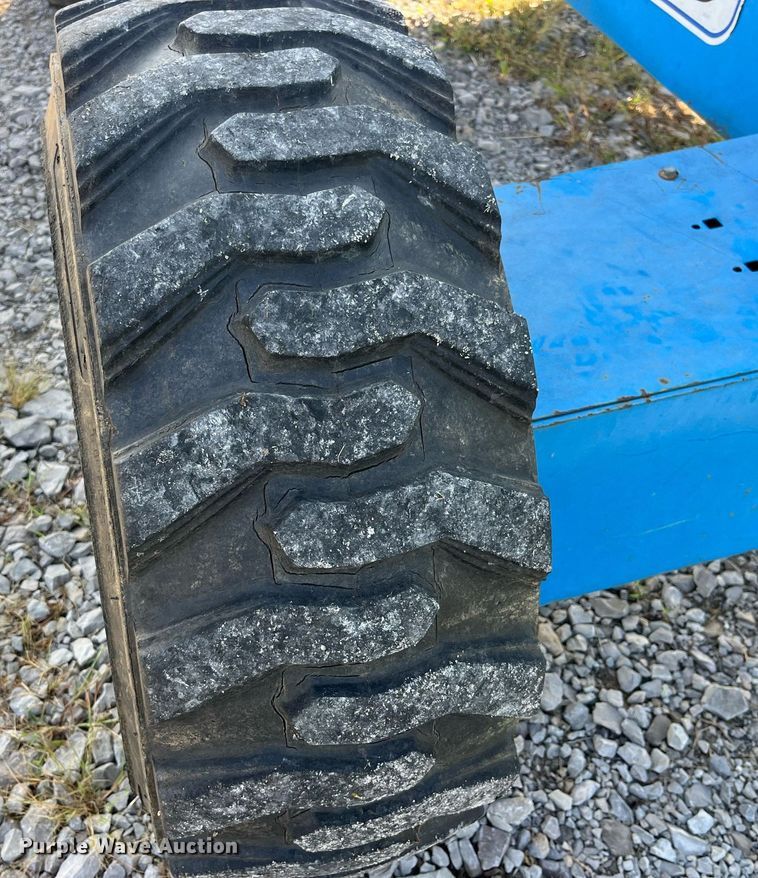 image for item MG9469 2005 Genie S-40 boom lift