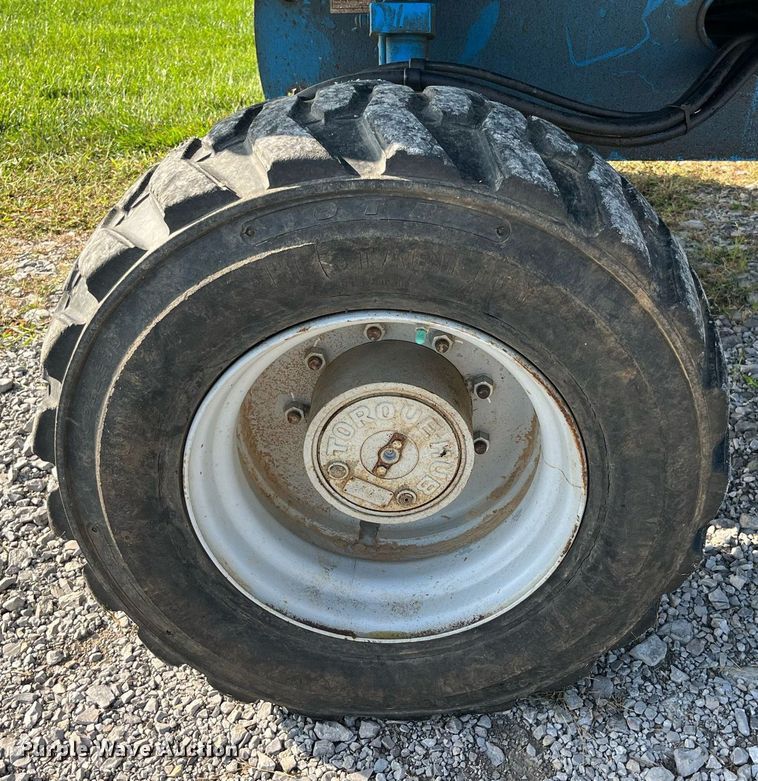 image for item MG9469 2005 Genie S-40 boom lift